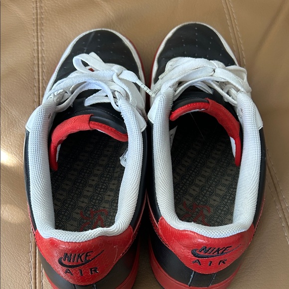 Nike Air Force 1 ‘82 Low Top Varsity Red Black and White size 13 - Picture 5 of 11